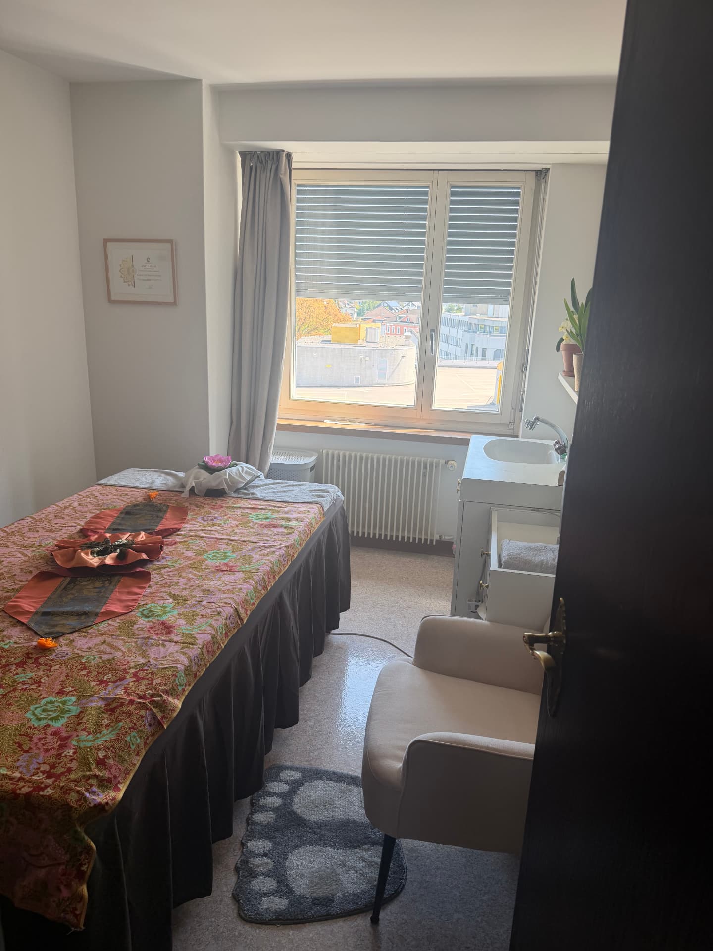 Massageraum mit Thai Massageliege in Wil SG